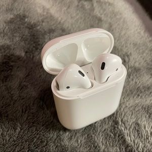 Apple airpods 1st generation